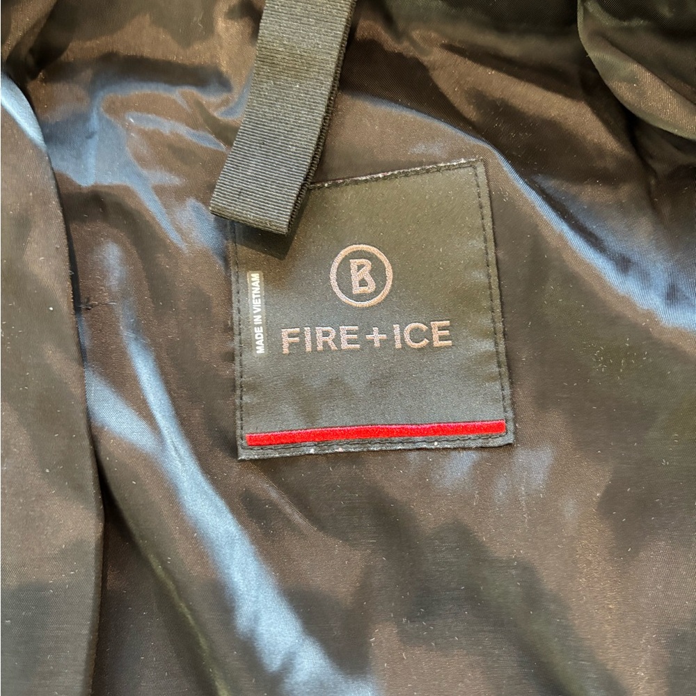 Women's BOGNER Fire + Ice ski jacket size 12. Navy and white. Designer. - Picture 8 of 11
